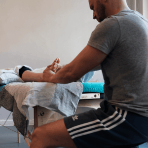 Fußerwärmung vor der Thai Fußreflexzonenmassage – Eden-Studios Berlin