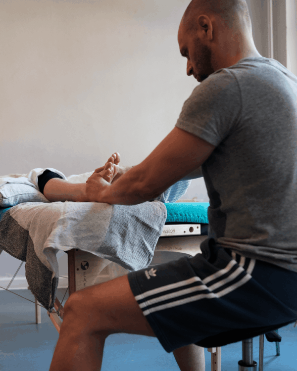 Fußerwärmung vor der Thai Fußreflexzonenmassage – Eden-Studios Berlin